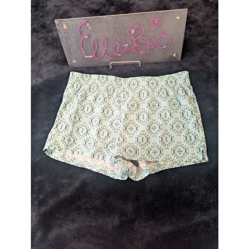 EUC NO Boundaries Mint Green Pattern Shorts S